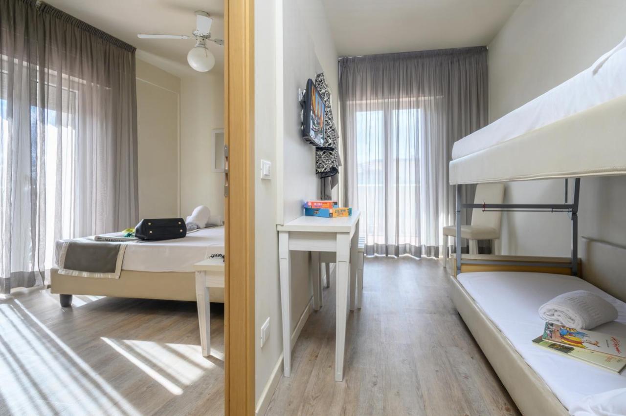 Atlas Hotel Riccione Kültér fotó