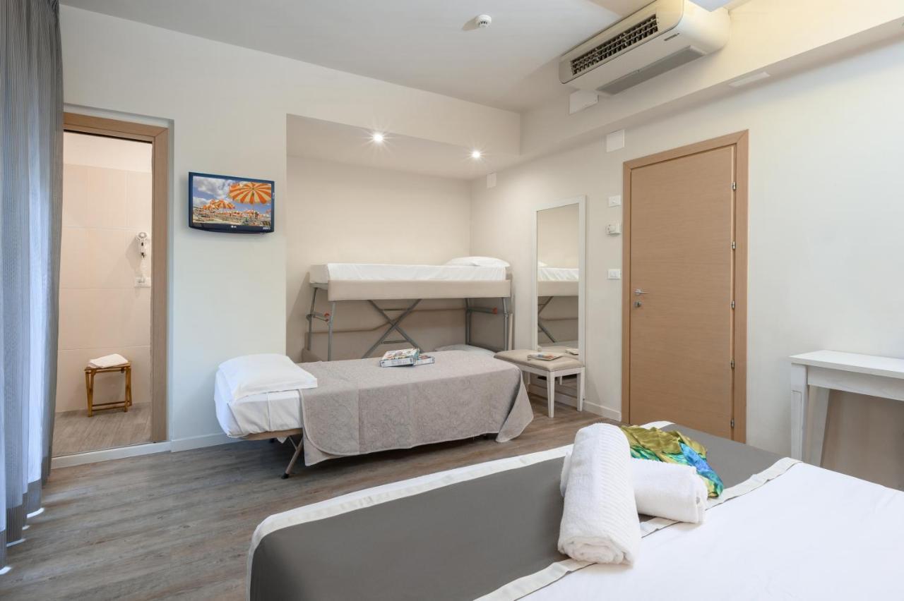 Atlas Hotel Riccione Kültér fotó
