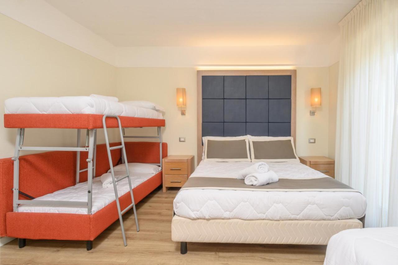 Atlas Hotel Riccione Kültér fotó