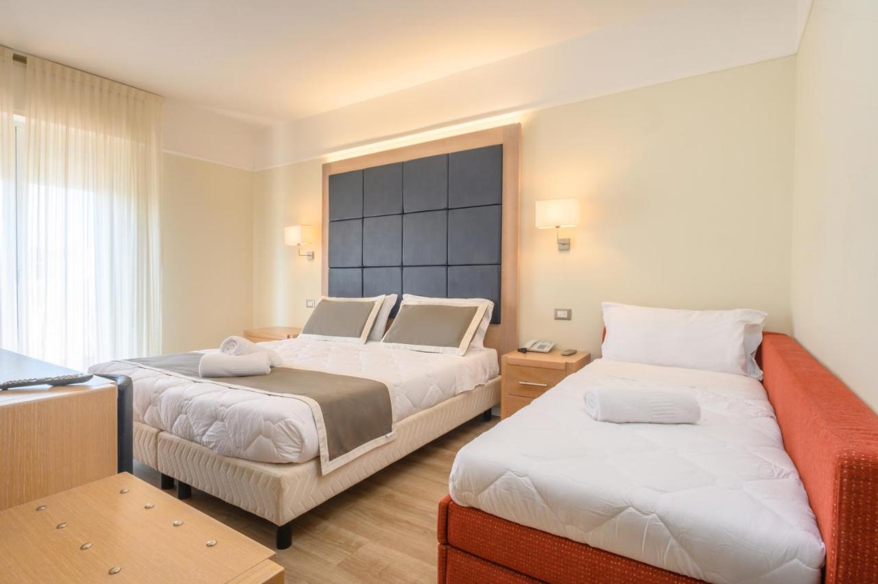 Atlas Hotel Riccione Kültér fotó