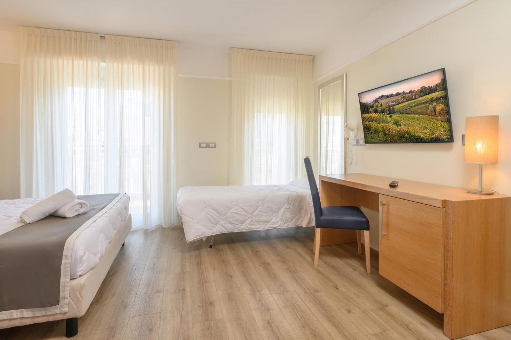 Atlas Hotel Riccione Kültér fotó